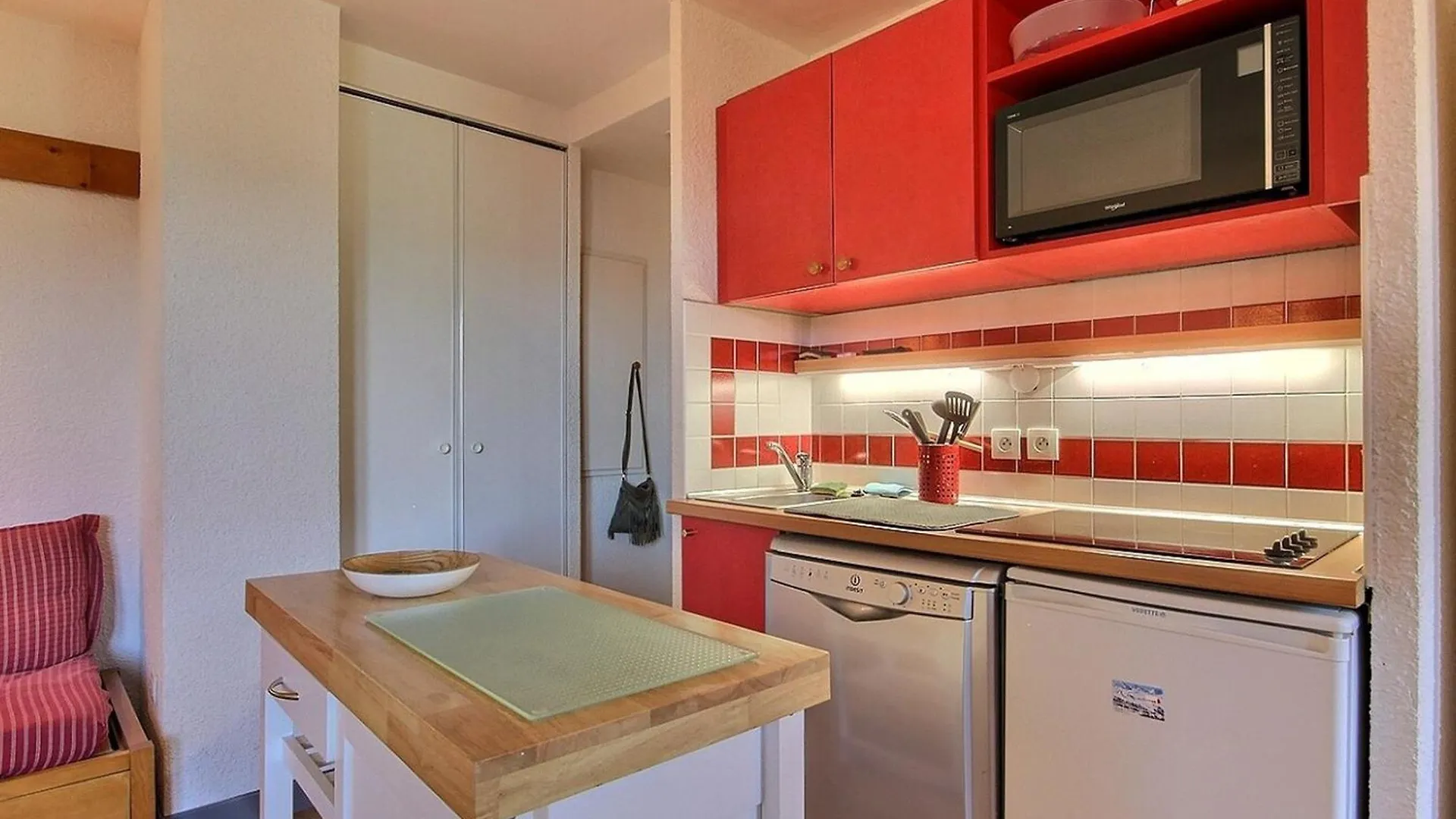 Charmant Appartement 2 Pieces Proche Commerces Avec Piscine - Fr-1-455-219 La Plagne-Tarentaise 0*,